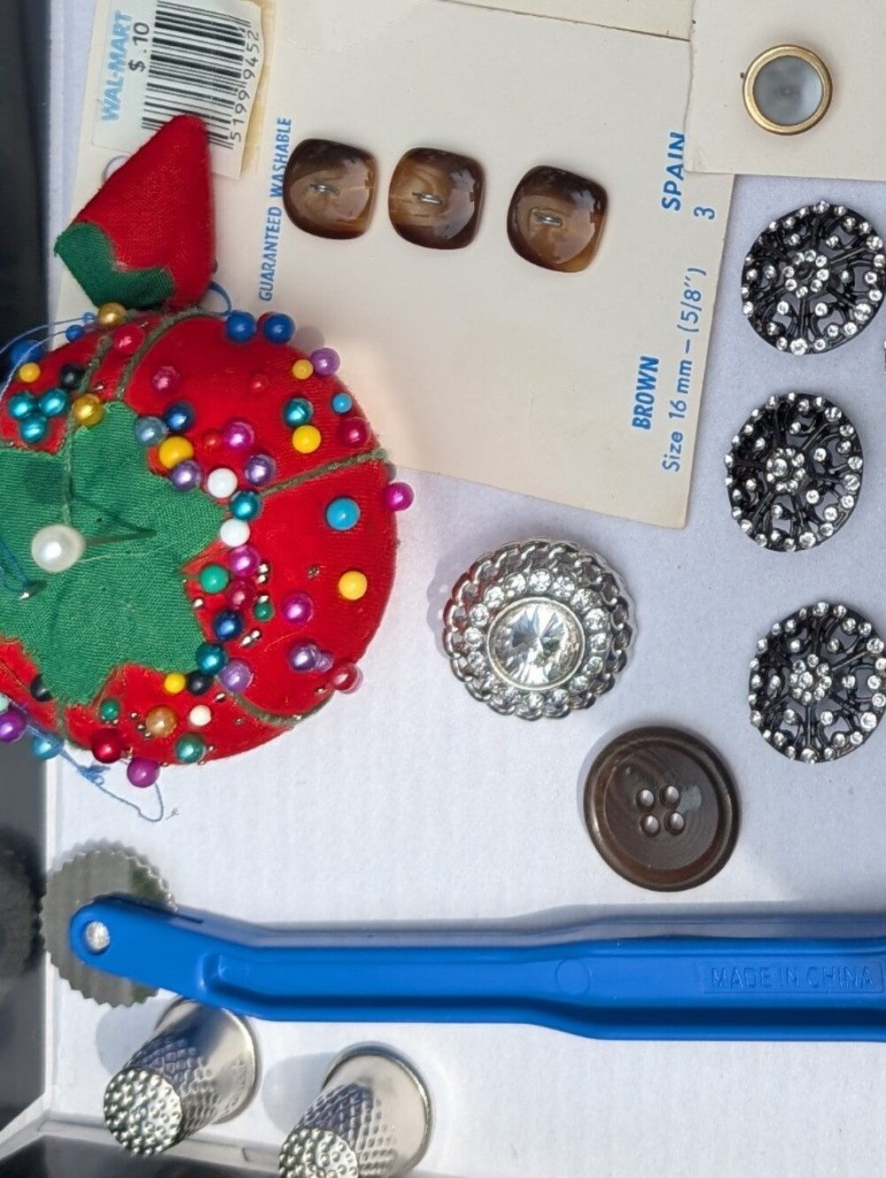 Vintage Tomato Pin Cushion And Old Buttons